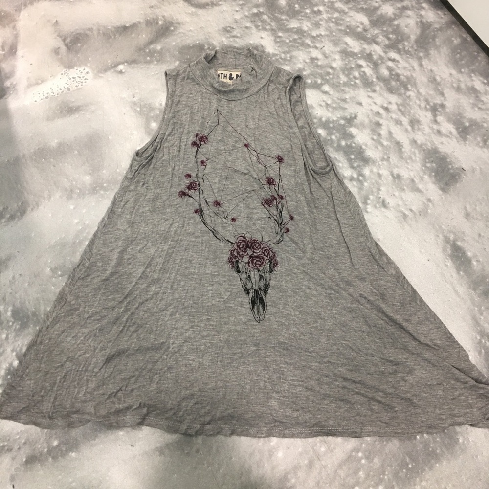 A Turtle neck short sleeve